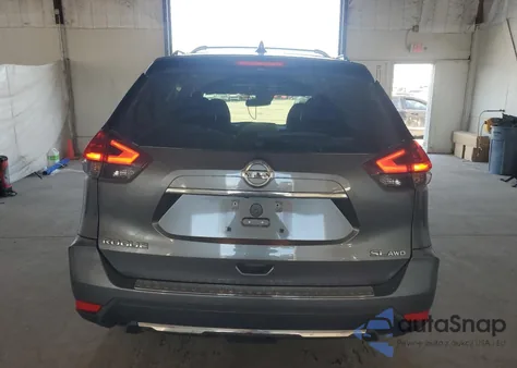 2018 Nissan Rogue S z USA, uszkodzony, nr VIN 5N1AT2MV3JC800591